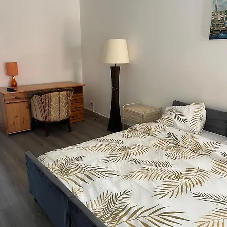 3 Pieces 2 Centre *