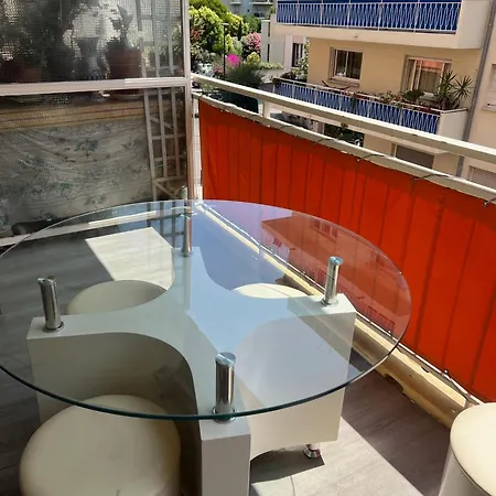 3 Pieces 2 Centre * 앙티브