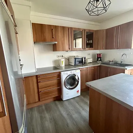 3 Pieces 2 Centre 앙티브